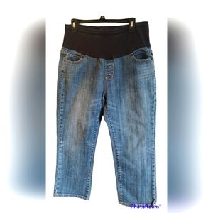 Maternity Cropped Jeans